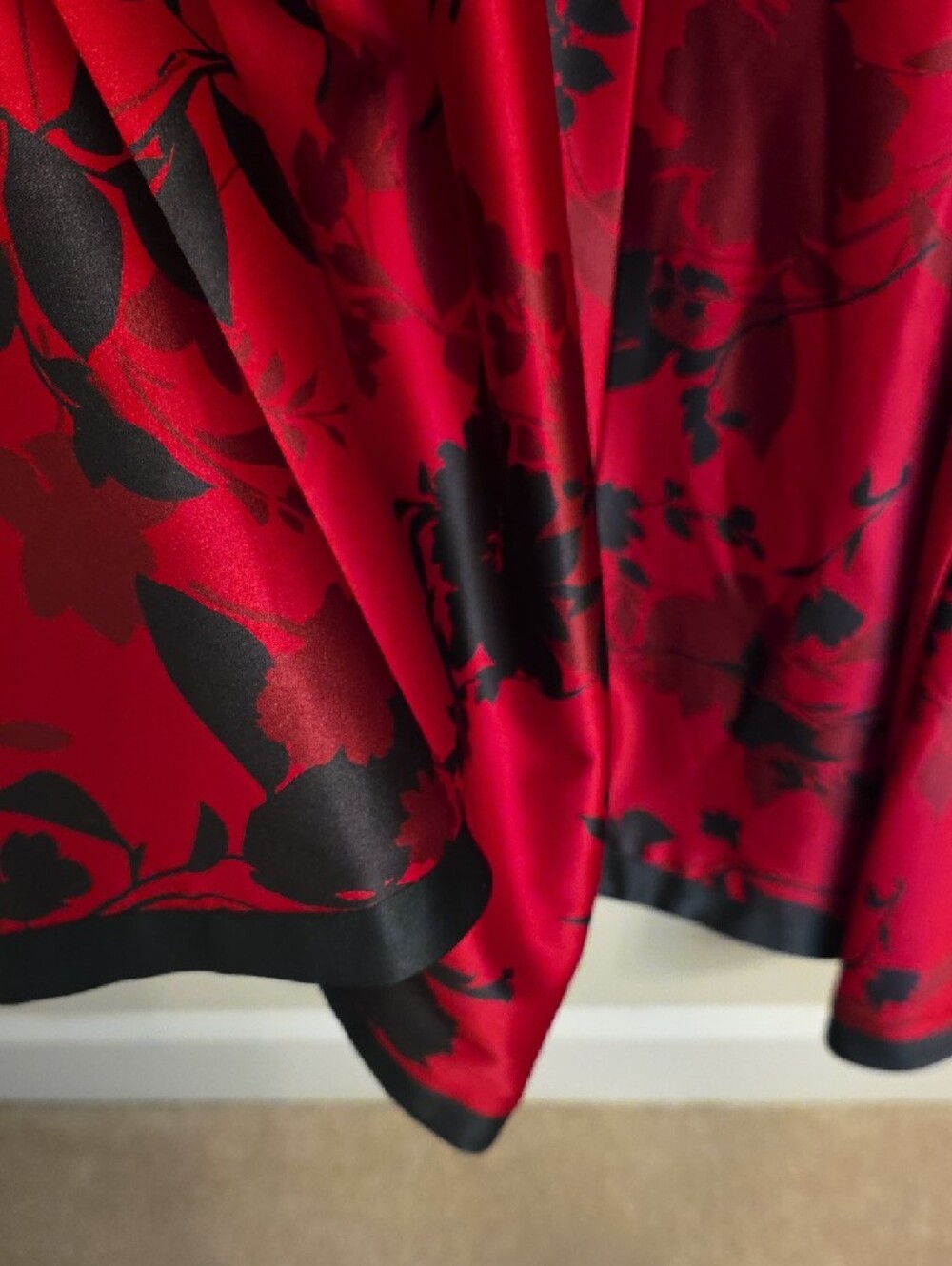 R&K Originals Woman Red Satin Floral Dress - Picture 6 of 6